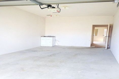 Photo of property in 35 Brashier Circle, Sunnyvale, Auckland, 0612