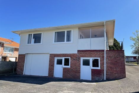 Photo of property in 4317 Great North Road, Glendene, Auckland, 0602