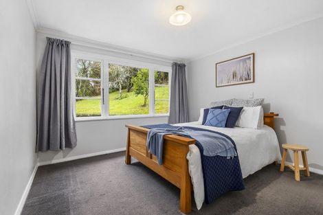 Photo of property in 5 Tui Terrace, Tawa, Wellington, 5028