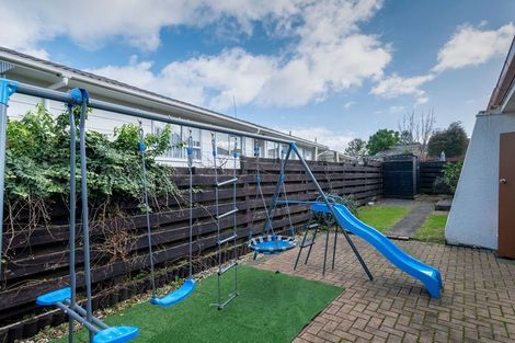 Photo of property in 2/63 Walworth Avenue, Pakuranga Heights, Auckland, 2010