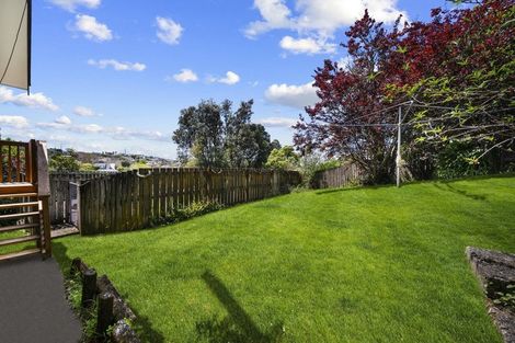 Photo of property in 6 Theban Place, Totara Vale, Auckland, 0629