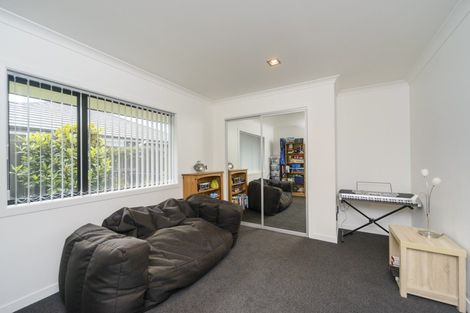 Photo of property in 14 Pegasus Place, Kelvin Grove, Palmerston North, 4414