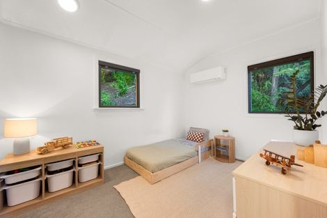 Photo of property in 33 Milton Terrace, Picton, 7220