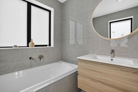 Photo of property in 57b Hogans Road, Glenfield, Auckland, 0629