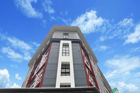 Photo of property in Urbane Apartments, 15/29 Webb Street, Mount Cook, Wellington, 6011