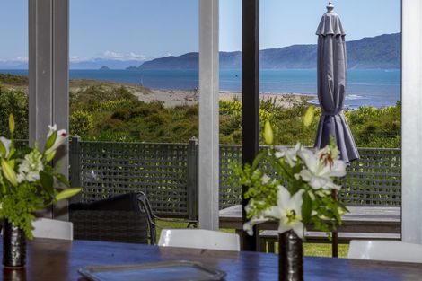 Photo of property in 41 Field Way, Waikanae Beach, Waikanae, 5036