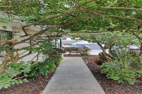 Photo of property in 15 Woburn Place, Takaro, Palmerston North, 4412