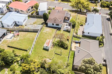 Photo of property in 4 Hillary Street, Tawa, Wellington, 5028