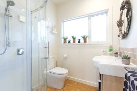 Photo of property in 8 Ocean View Terrace, Sumner, Christchurch, 8081