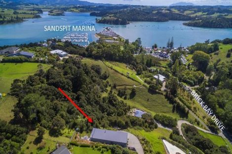 Photo of property in 31 Brick Bay Drive, Sandspit, Warkworth, 0982