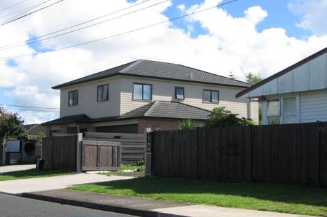 Photo of property in 23 Stokes Avenue, Te Atatu Peninsula, Auckland, 0610