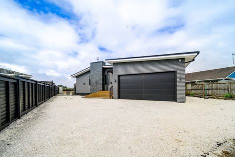 Photo of property in 147 Edgewater Drive, Pakuranga, Auckland, 2010