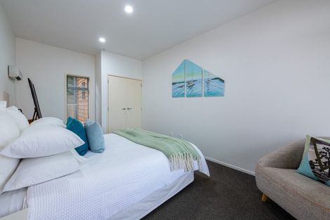 Photo of property in 35 Masterton Road, Rothesay Bay, Auckland, 0630