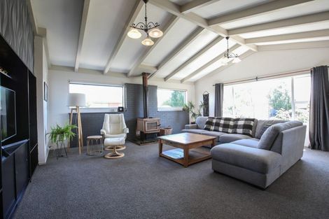 Photo of property in 8 Home Street, Winton, 9720