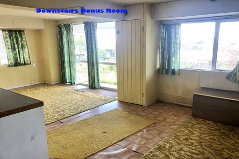 Photo of property in 18 Halldene Terrace, Red Beach, 0932