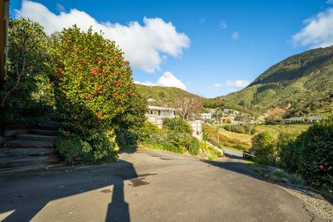 Photo of property in 14 Cornwall Street, Picton, 7220