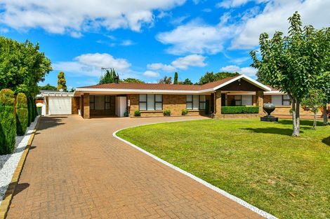 Photo of property in 14 Framalda Place, Conifer Grove, Takanini, 2112