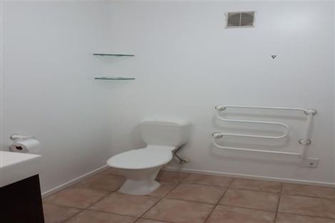 Photo of property in 19 Calypso Way, Unsworth Heights, Auckland, 0632