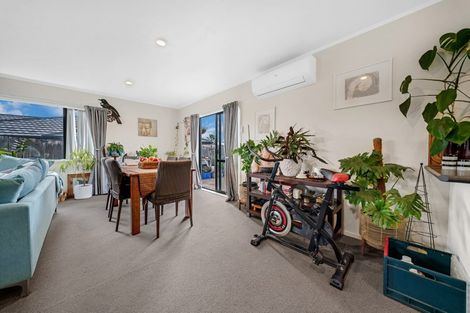 Photo of property in 5b Chelmsley Avenue, Henderson, Auckland, 0612