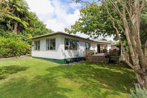 Photo of property in 27 Beaumont Crescent, Frankleigh Park, New Plymouth, 4310