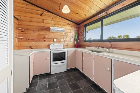 Photo of property in 2 Desmond Place, Bell Block, New Plymouth, 4312