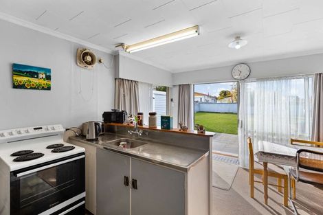 Photo of property in 51 Allardice Street, Dannevirke, 4930