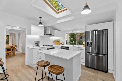 Photo of property in 74 Waima Crescent, Titirangi, Auckland, 0604