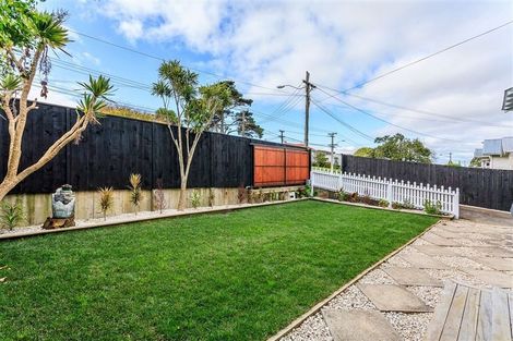Photo of property in 125 Mount Smart Road, Onehunga, Auckland, 1061