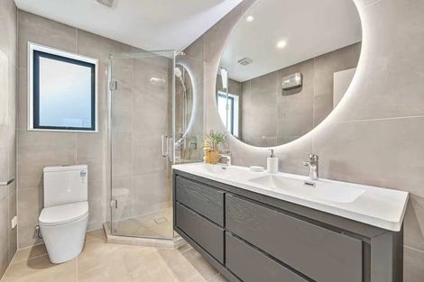 Photo of property in 29c Rotoiti Avenue, Pakuranga Heights, Auckland, 2010