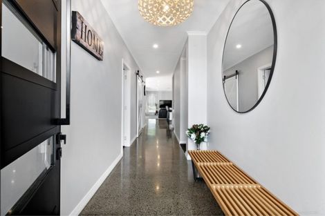 Photo of property in 16 Boocock Crescent, Orewa, 0931