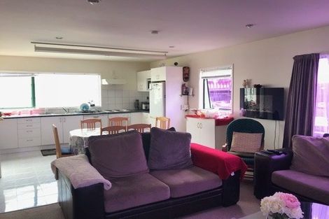 Photo of property in 1/1 Briar Way, New Lynn, Auckland, 0600