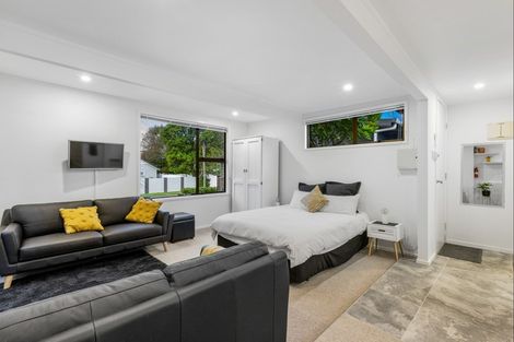 Photo of property in 2 Claude Road, Stanmore Bay, Whangaparaoa, 0932