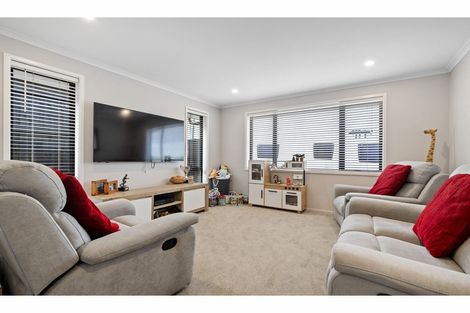 Photo of property in 8 Calder Crescent, Pokeno, 2402