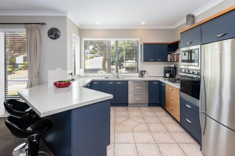 Photo of property in 5 Brooke Ridge Rise, East Tamaki Heights, Auckland, 2016