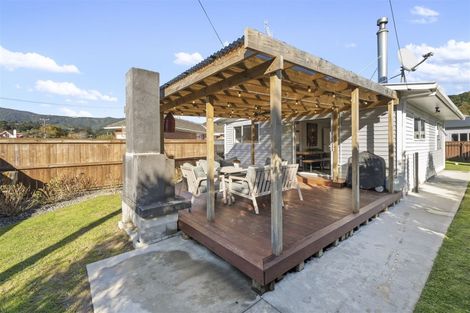 Photo of property in 33 Hyde Street, Wainuiomata, Lower Hutt, 5014