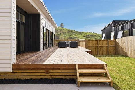 Photo of property in 10 Bob Carter Place, Welcome Bay, Tauranga, 3175