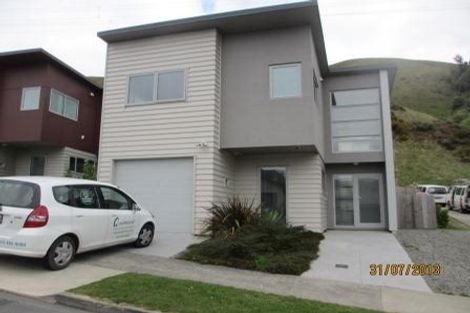 Photo of property in 32 Erlestoke Crescent, Churton Park, Wellington, 6037