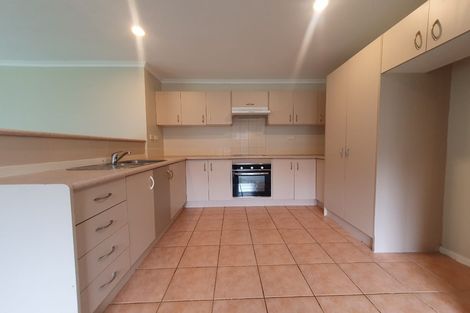 Photo of property in 14 Glenveagh Park Drive, Weymouth, Auckland, 2103