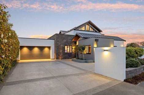 Photo of property in 21 Bluestone Drive, Parklands, Christchurch, 8083