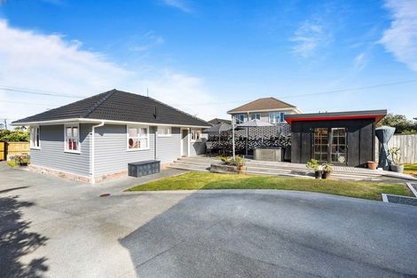 Photo of property in 7 Cornwall Street, Te Atatu South, Auckland, 0610