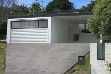Photo of property in 10 Glenroy Place, Green Bay, Auckland, 0604