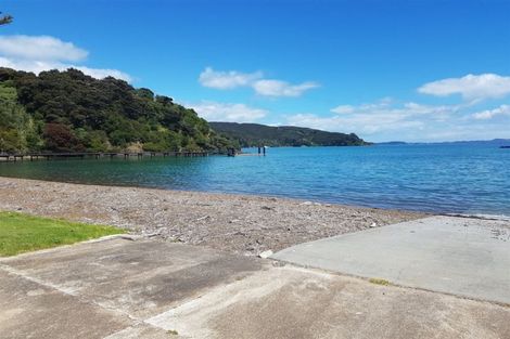 Photo of property in 250 Paroa Bay Road, Russell, 0272