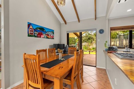 Photo of property in 11 Falls View Road, Haruru, 0204