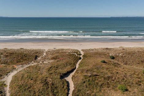 Photo of property in 728 Papamoa Beach Road, Papamoa Beach, Papamoa, 3118