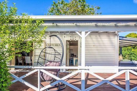 Photo of property in 98 Hill Road, The Gardens, Auckland, 2105