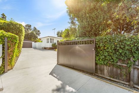 Photo of property in 9 Paewai Road, Glen Eden, Auckland, 0602