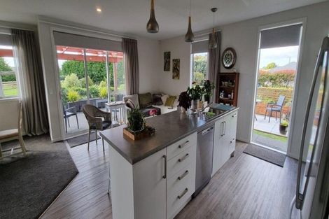 Photo of property in 9 Waipuna Grove, Levin, 5571