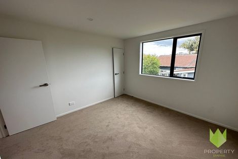 Photo of property in 30 Clay Works Lane, New Lynn, 0600