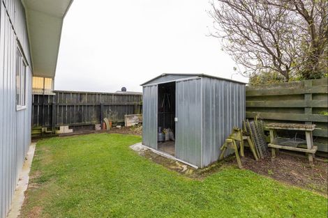 Photo of property in 19 Dunk Place, Milson, Palmerston North, 4414