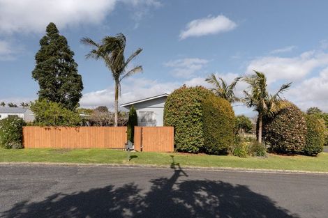 Photo of property in 1 Kowai Grove, Omokoroa, 3114